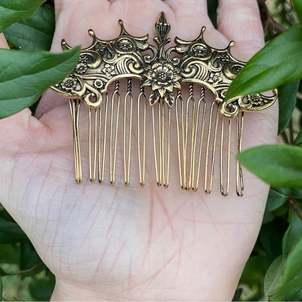 Vintage Inspired Hair Comb Antique Gold Tone Engraved Details, Formal New - Picture 3 of 4